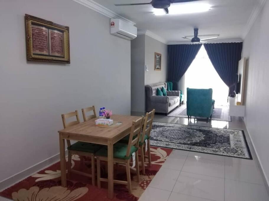 Homestay Putrajaya @ Kq Homestay Exterior photo